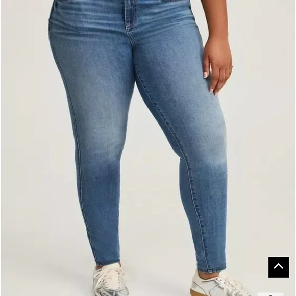 Torrid Women's Blue Skinny Jeans - Picture 2 of 3